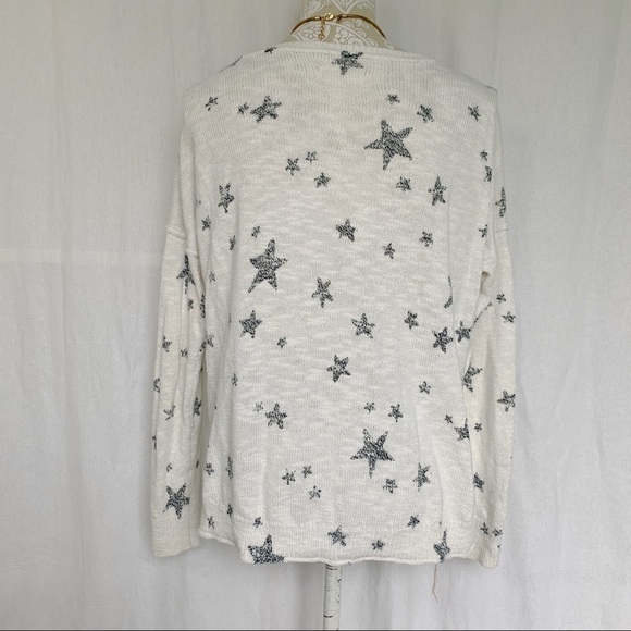 Hollister // White Open Knit Sweater Grey Stars All Over Long Sleeves Medium - Picture 5 of 10